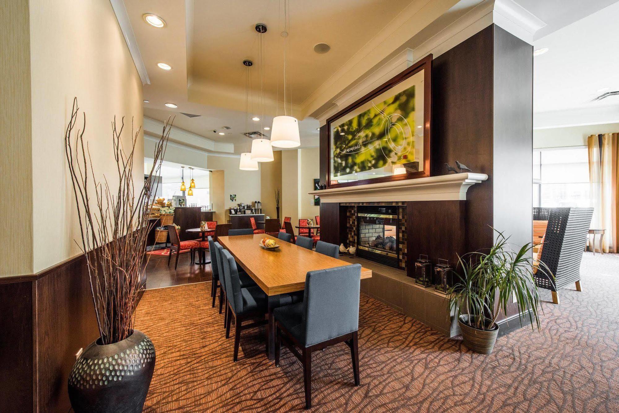 Hilton Garden Inn Saskatoon Downtown מראה חיצוני תמונה